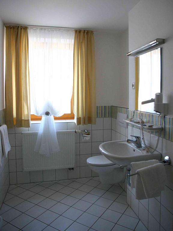 Gasthof Zur Post Neunkirchen am Brand Habitación foto